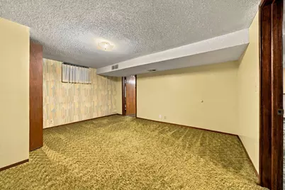 6131 Lee Avenue N, Brooklyn Center, MN 55429 - Photo 34