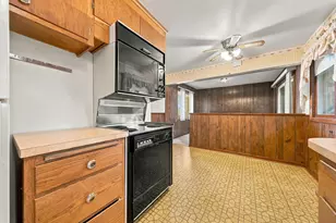 6131 Lee Ave N, Brooklyn Center, MN 55429 - Photo 20