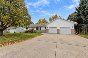 237 Crescent Dr, Breckenridge, MN 56520 - Photo 1