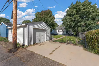 1340 3rd Street E, Saint Paul, MN 55106 - Photo 10