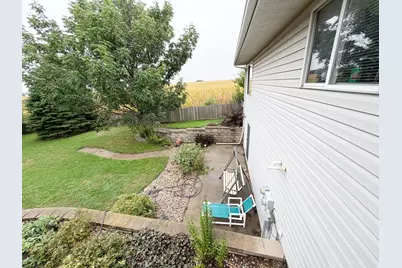 1112 Cherry Drive, Luverne, MN 56156 - Photo 6