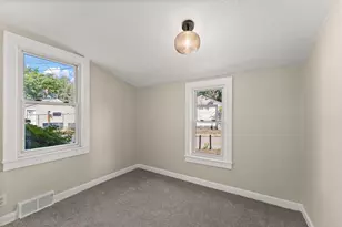 244 Dale St E, South Saint Paul, MN 55075 - Photo 12