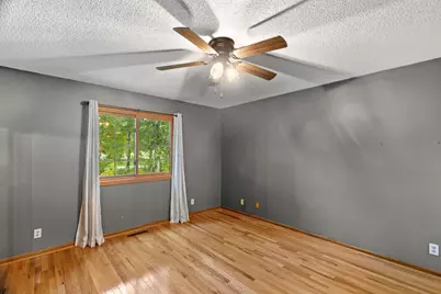 202 Robert Street, Mahtomedi, MN 55115 - Photo 16
