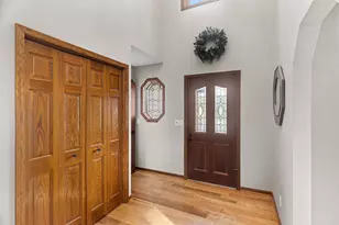 202 Robert St, Mahtomedi, MN 55115 - Photo 2