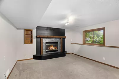 202 Robert Street, Mahtomedi, MN 55115 - Photo 26
