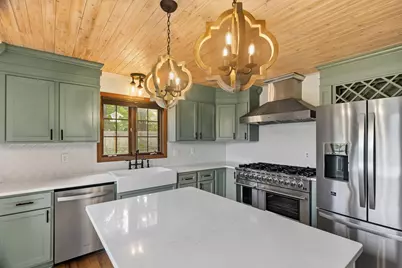 202 Robert Street, Mahtomedi, MN 55115 - Photo 4