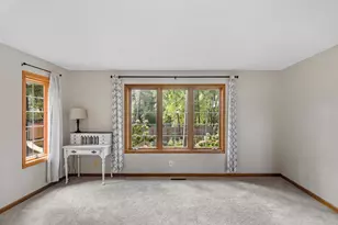 202 Robert St, Mahtomedi, MN 55115 - Photo 12