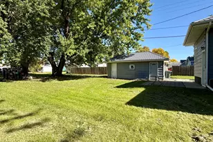 14 W Oak St, Osakis, MN 56360 - Photo 8