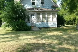 202 Elm Ave SE, Renville, MN 56284 - Photo 1