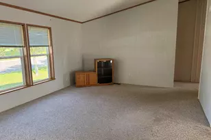 210 Margaret Ave, Lakefield, MN 56150 - Photo 2