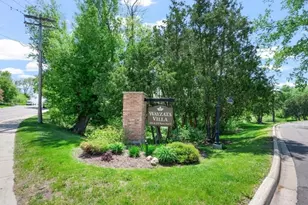 205 Barry Ave S, Wayzata, MN 55391 - Photo 28