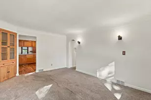 1049 Gorman Ave, West Saint Paul, MN 55118 - Photo 4