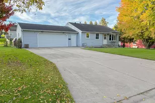 740 E Gustavus Ave, Fergus Falls, MN 56537 - Photo 1