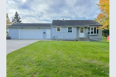 740 E Gustavus Avenue, Fergus Falls, MN 56537 - Photo 2