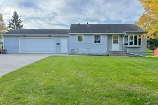 740 E Gustavus Ave, Fergus Falls, MN 56537 - Photo 2