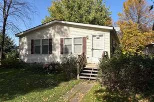 204 E Hibbard Ave, Belview, MN 56214 - Photo 1