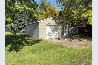 204 E Hibbard Avenue, Belview, MN 56214 - Photo 2