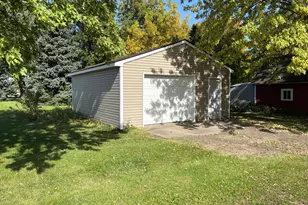 204 E Hibbard Ave, Belview, MN 56214 - Photo 2