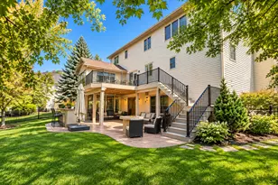 1400 Larkspur Dr, Woodbury, MN 55129 - Photo 2