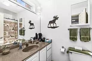 1424 E Skyline Pkwy, Duluth, MN 55805 - Photo 34