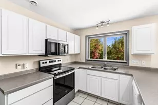 1424 E Skyline Pkwy, Duluth, MN 55805 - Photo 22