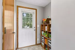 670 Goodwin Ave N, Oakdale, MN 55128 - Photo 14