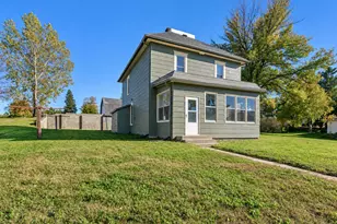 203 N 3rd St, Le Sueur, MN 56058 - Photo 1