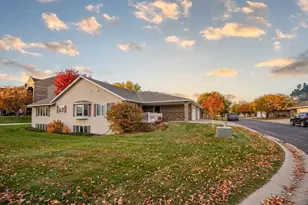 211 Valley View Dr SE, Willmar, MN 56201 - Photo 2