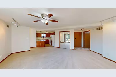808 Lake Chapeau Drive #201, Albert Lea, MN 56007 - Photo 4