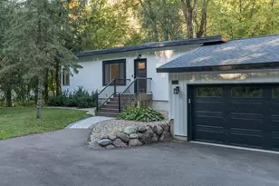 933 Thompson Ravine Rd, Mankato, MN 56001 - Photo 2