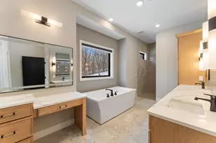 4935 Parkside Cir, Eagan, MN 55123 - Photo 10