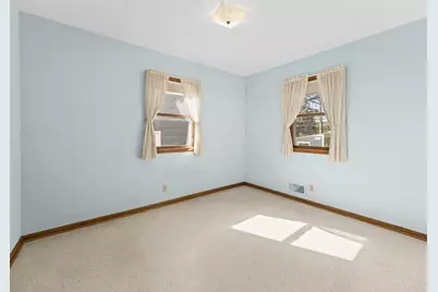 33 Hilltop Lane, Saint Paul, MN 55116 - Photo 18