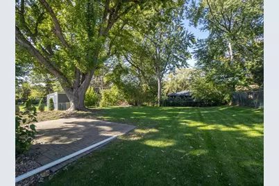 33 Hilltop Lane, Saint Paul, MN 55116 - Photo 6