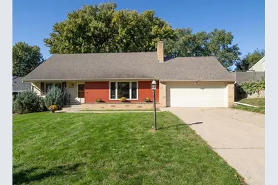 33 Hilltop Lane, Saint Paul, MN 55116 - Photo 1