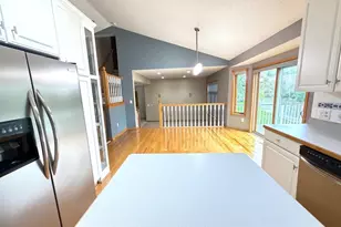6585 Promontory Dr, Eden Prairie, MN 55346 - Photo 10