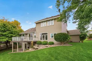 6585 Promontory Dr, Eden Prairie, MN 55346 - Photo 44