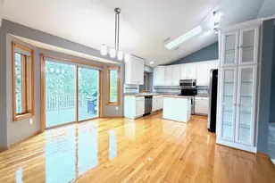 6585 Promontory Dr, Eden Prairie, MN 55346 - Photo 6
