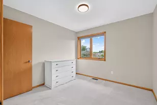 6585 Promontory Dr, Eden Prairie, MN 55346 - Photo 34