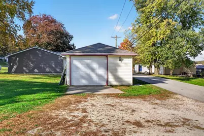 243 W 15th Street, Saint Charles, MN 55972 - Photo 8