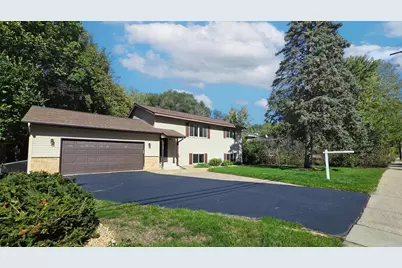 308 W 102nd Street, Bloomington, MN 55420 - Photo 4