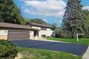 308 W 102nd St, Bloomington, MN 55420 - Photo 4
