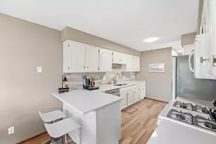 4492 Clover Ln, Eagan, MN 55122 - Photo 6
