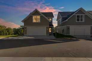 426 Rivoli Dr, Saint Paul, MN 55130 - Photo 1