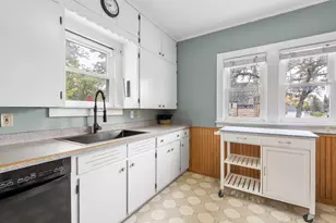 928 Bridge Ave, Albert Lea, MN 56007 - Photo 10
