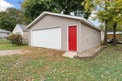 928 Bridge Avenue, Albert Lea, MN 56007 - Photo 8