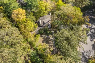 10 Benhill Rd, Saint Paul, MN 55105 - Photo 2