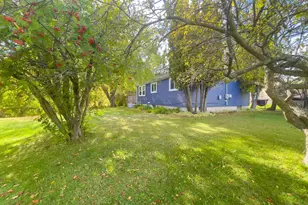 37 Bell Cir, Silver Bay, MN 55614 - Photo 4