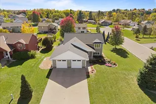 1204 Wren Pl, New Richmond, WI 54017 - Photo 4