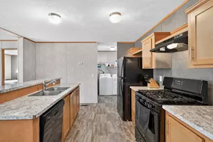 206 Burnsville Cir, Burnsville, MN 55306 - Photo 12