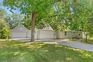 1284 12th Ave N, Saint Cloud, MN 56303 - Photo 2